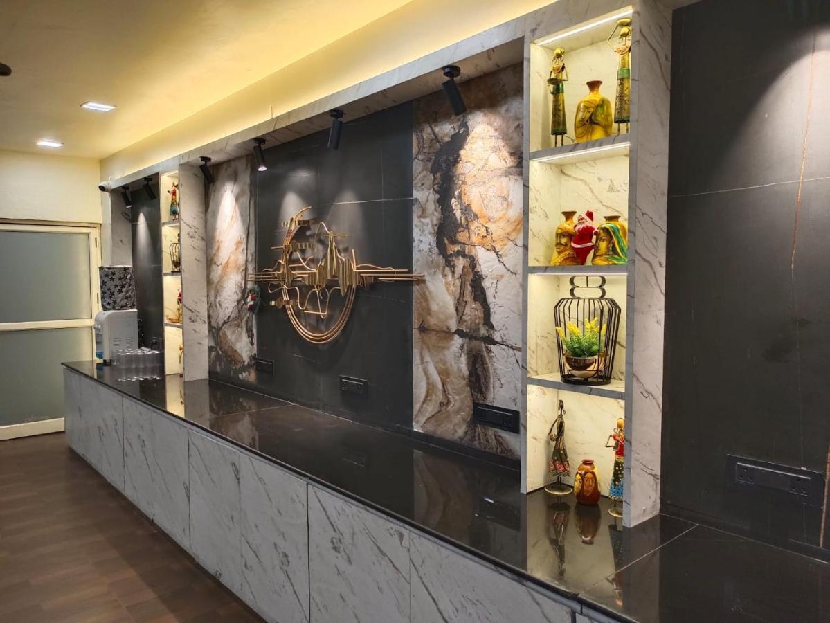 Hotel Sai Miracle Ширді Екстер'єр фото
