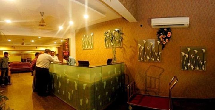 Hotel Sai Miracle Ширді Екстер'єр фото