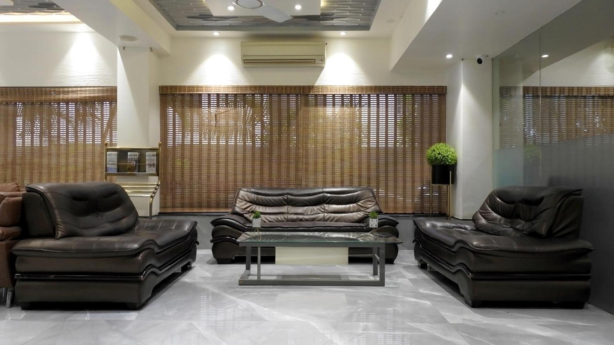 Hotel Sai Miracle Ширді Екстер'єр фото