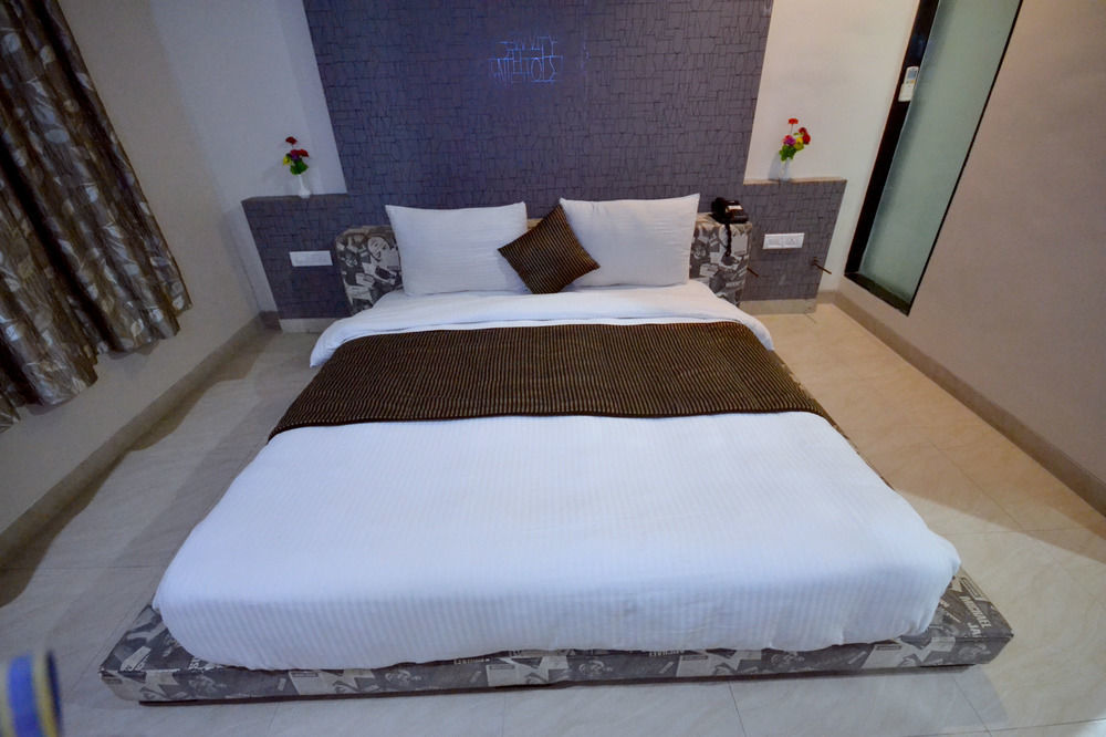 Hotel Sai Miracle Ширді Екстер'єр фото