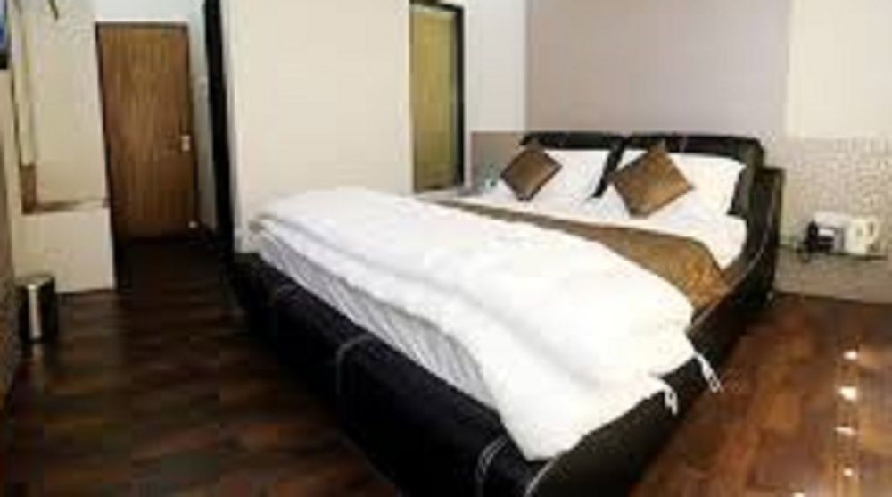 Hotel Sai Miracle Ширді Екстер'єр фото