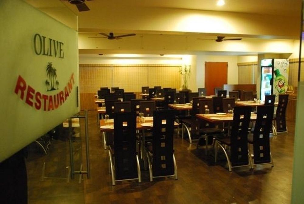 Hotel Sai Miracle Ширді Екстер'єр фото