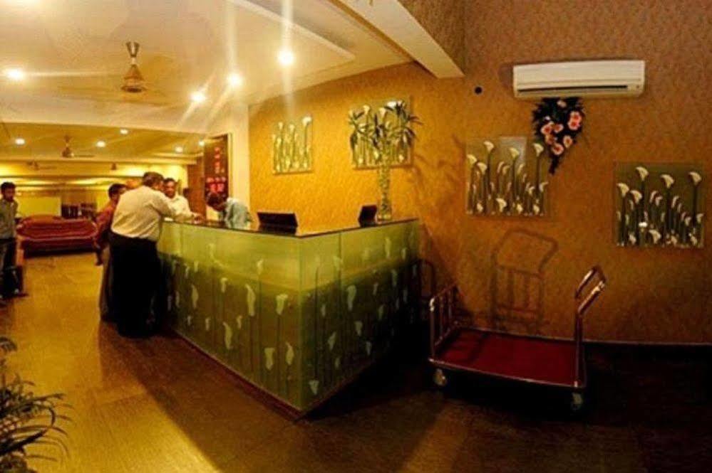 Hotel Sai Miracle Ширді Екстер'єр фото